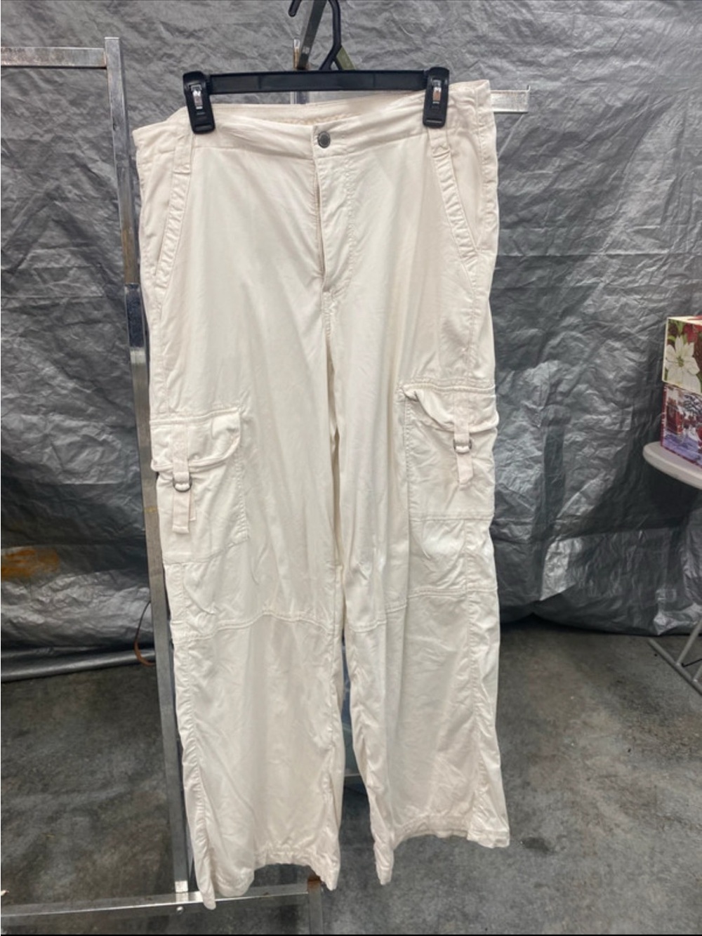Womens Off-White Cargo Pants - Casual Utility Style